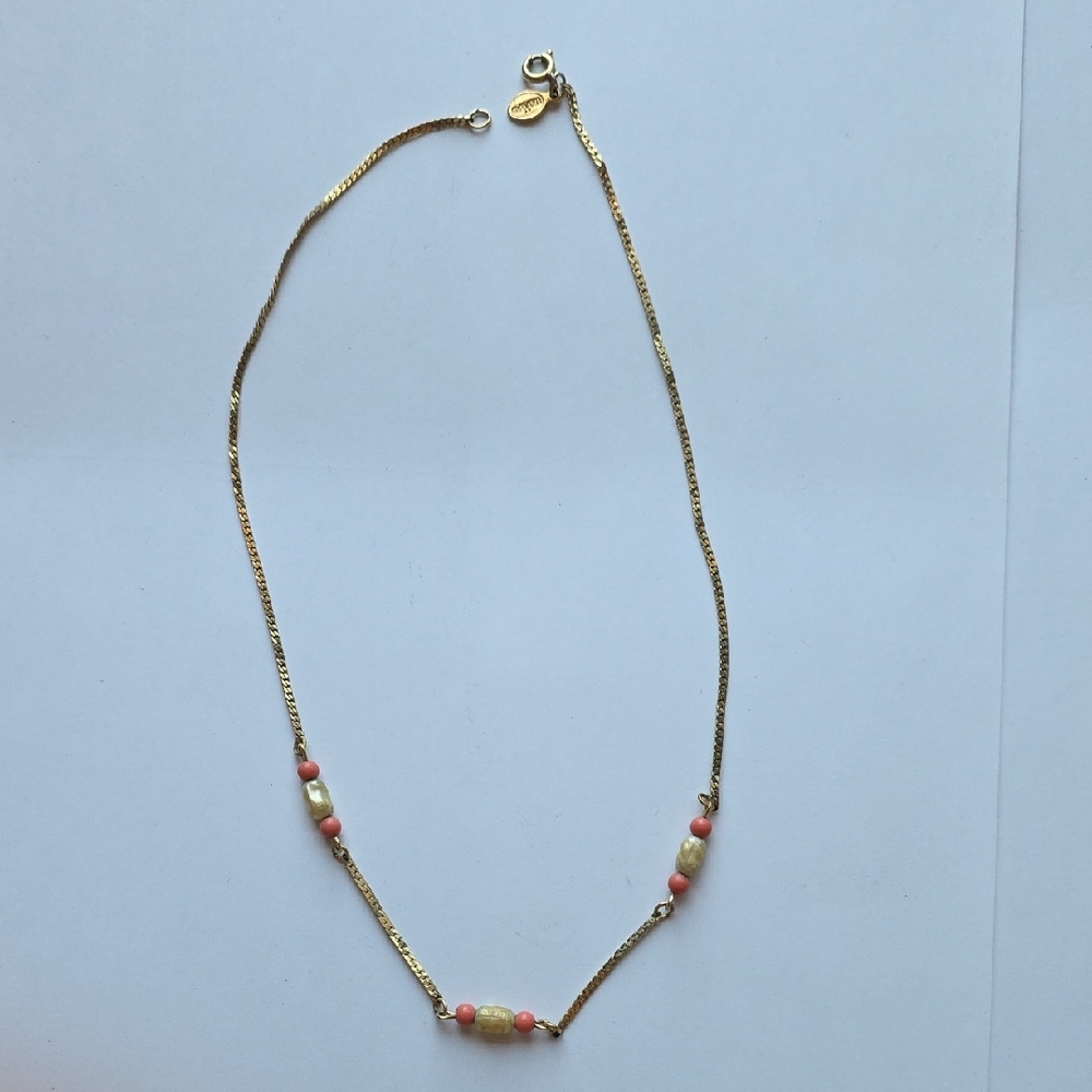 Chic Gold Necklace with Pink and Cream Accents